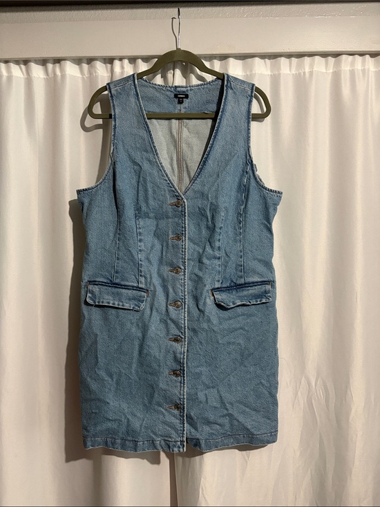 Express Dresses & Skirts - Express Light Wash Denim Dress - Classic Casual